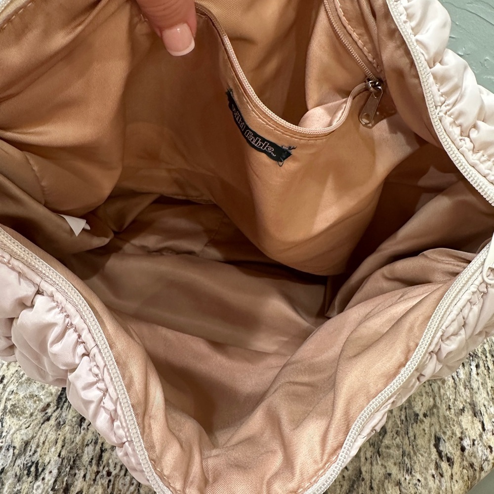 Off White Puffer Shoulder Bag - Picture 5 of 6